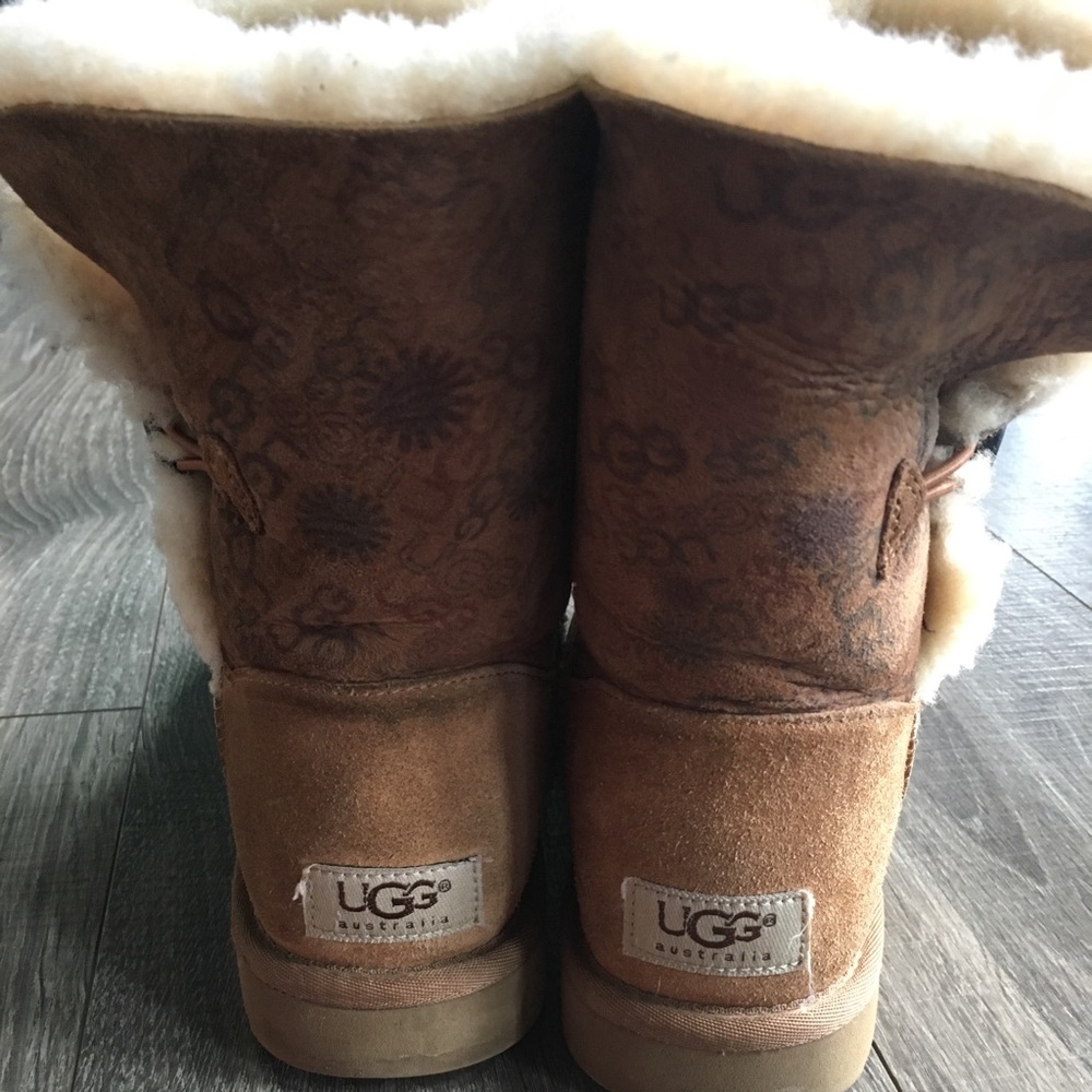 Ugg Bailey Button Logo - image 4